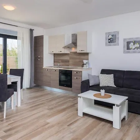 Emma Pag Apartmán